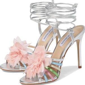 Steve  madden Jolisa  flower  heels. Brand new. Size 9